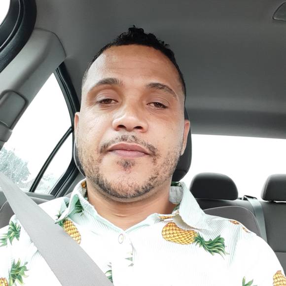 Meet your Posher, Carlos - Picture 1 of 1